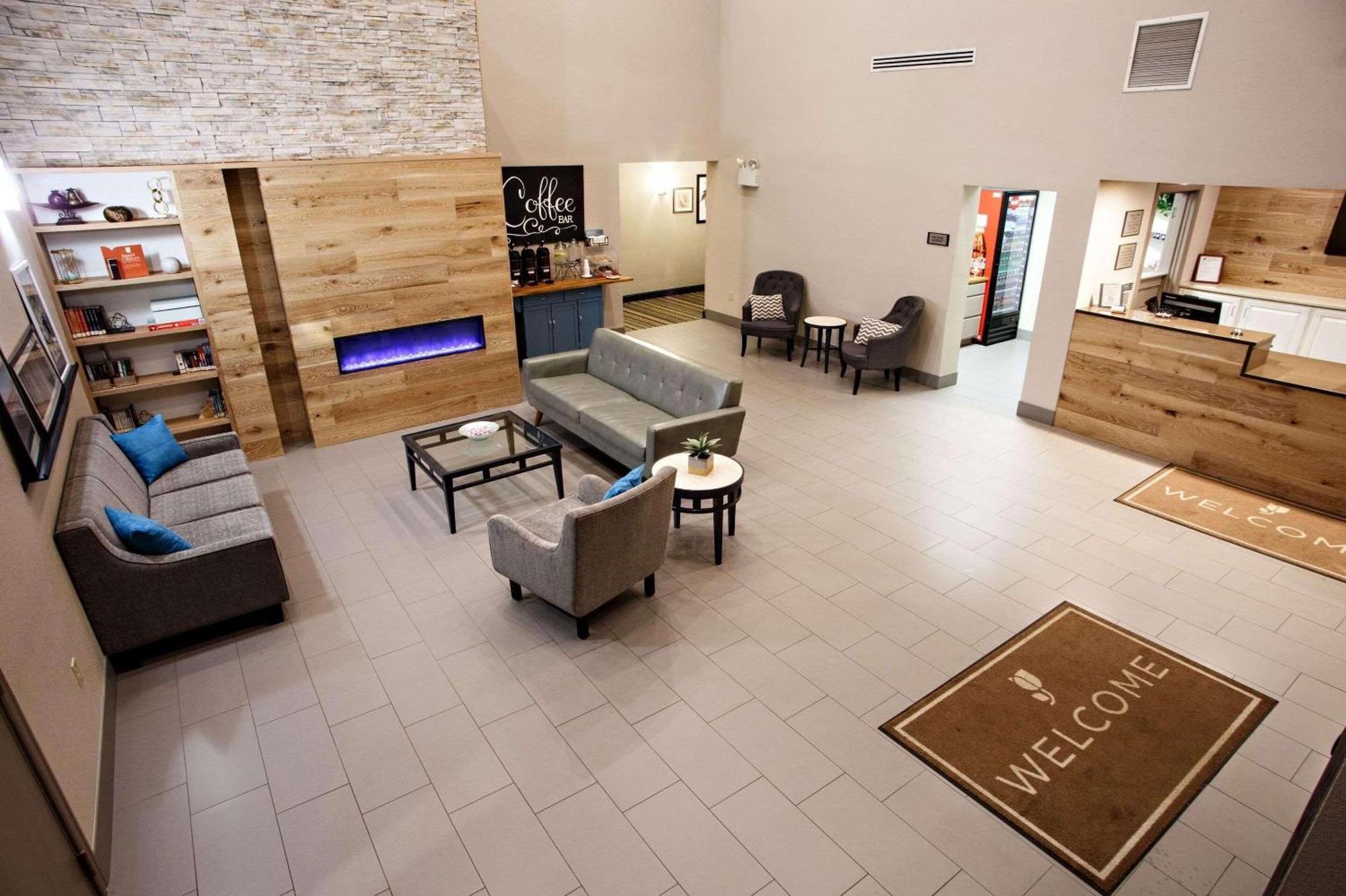 Country & By Radisson, Harrisburg West Mechanicsburg
